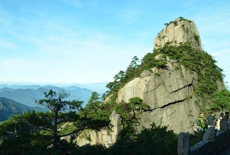 南昌到黃山高鐵3日游天天發(fā)團，登黃山天下無山